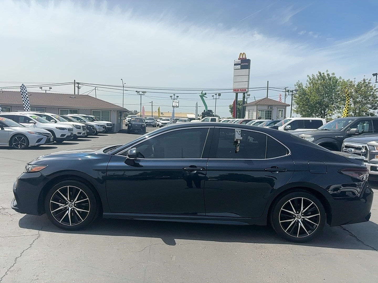 Vehicle image 5 of 12
