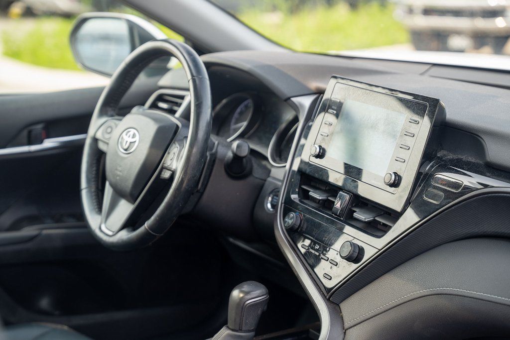 Vehicle image 12 of 41