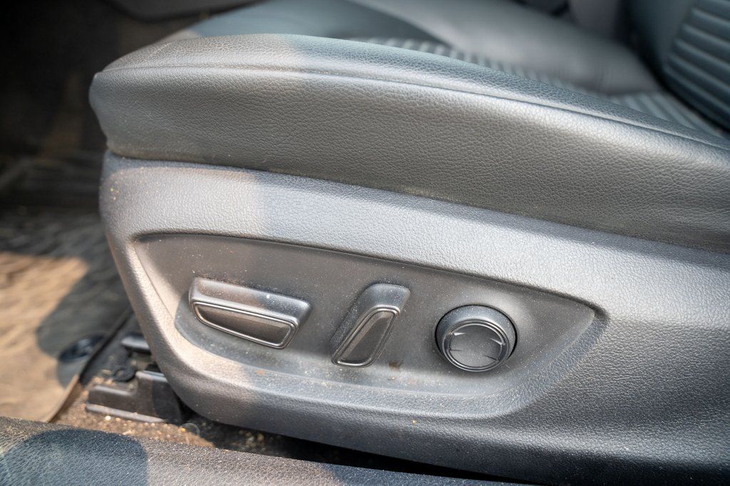 Vehicle image 18 of 41