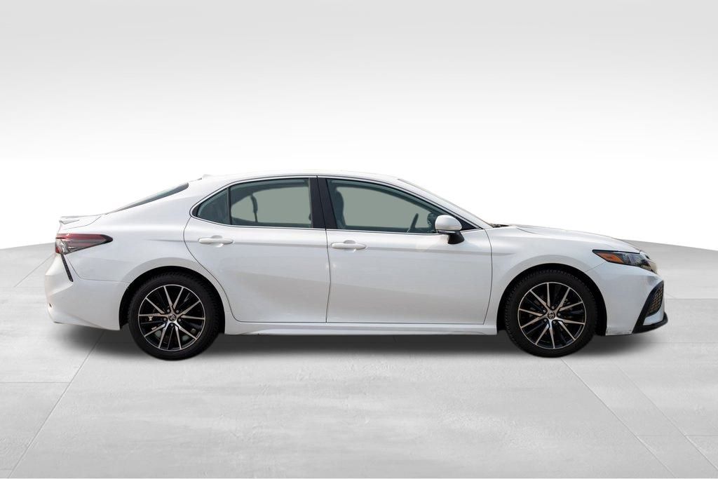 Vehicle image 5 of 41