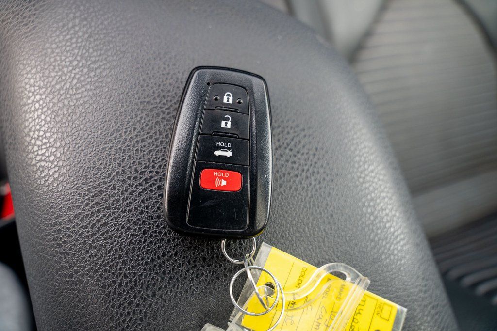 Vehicle image 29 of 41