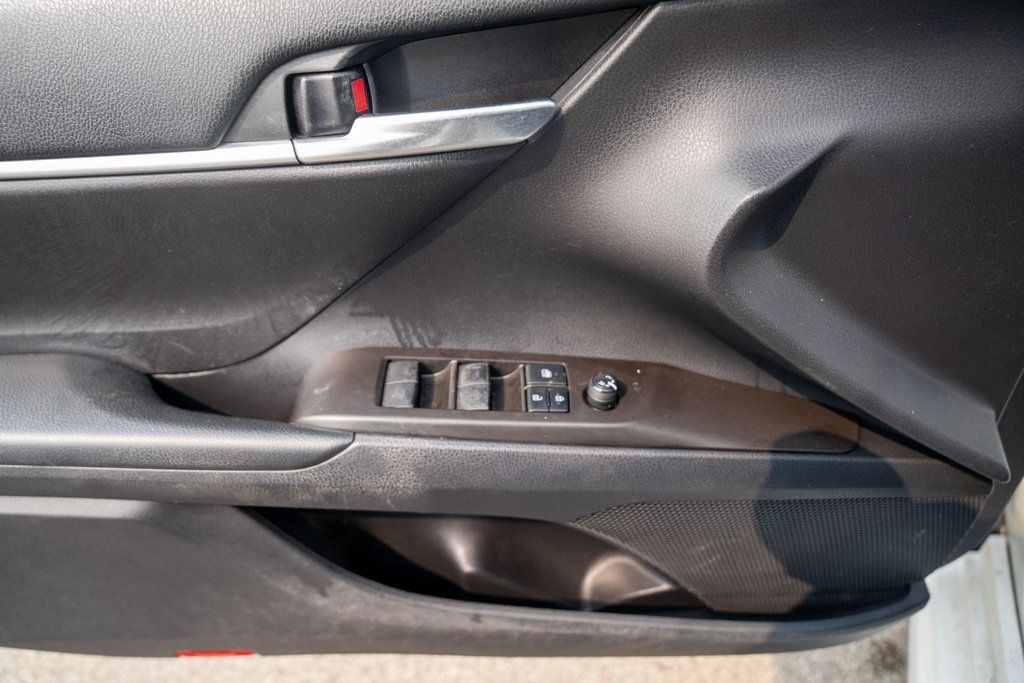 Vehicle image 17 of 41