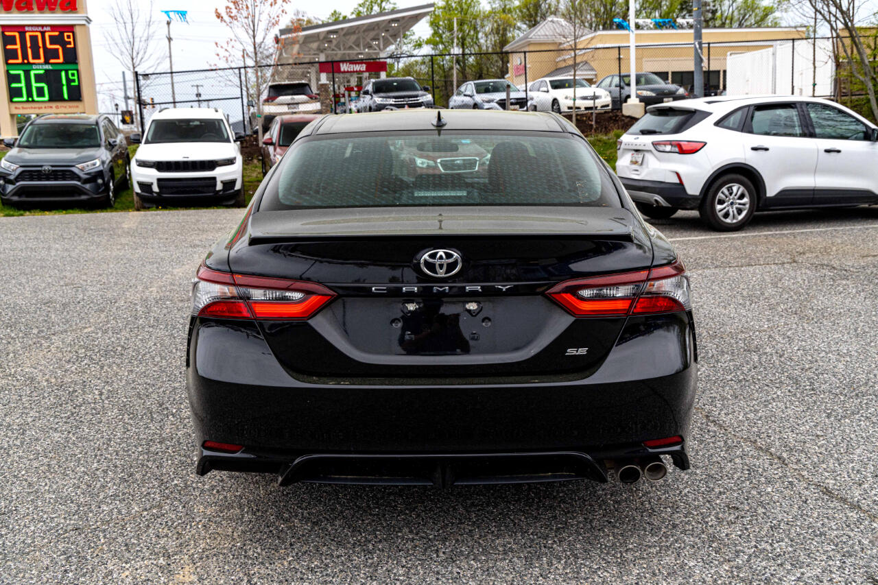Vehicle image 7 of 24