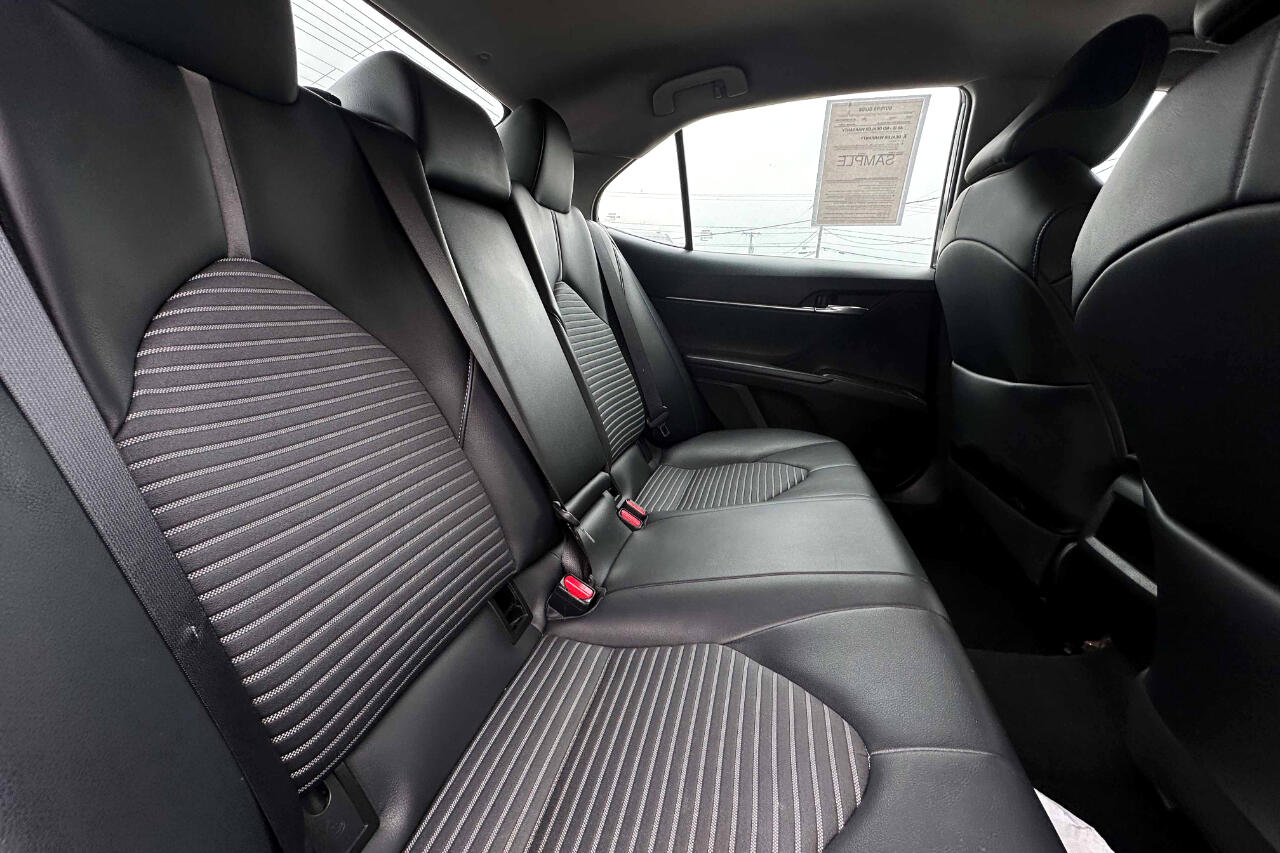 Vehicle image 23 of 24