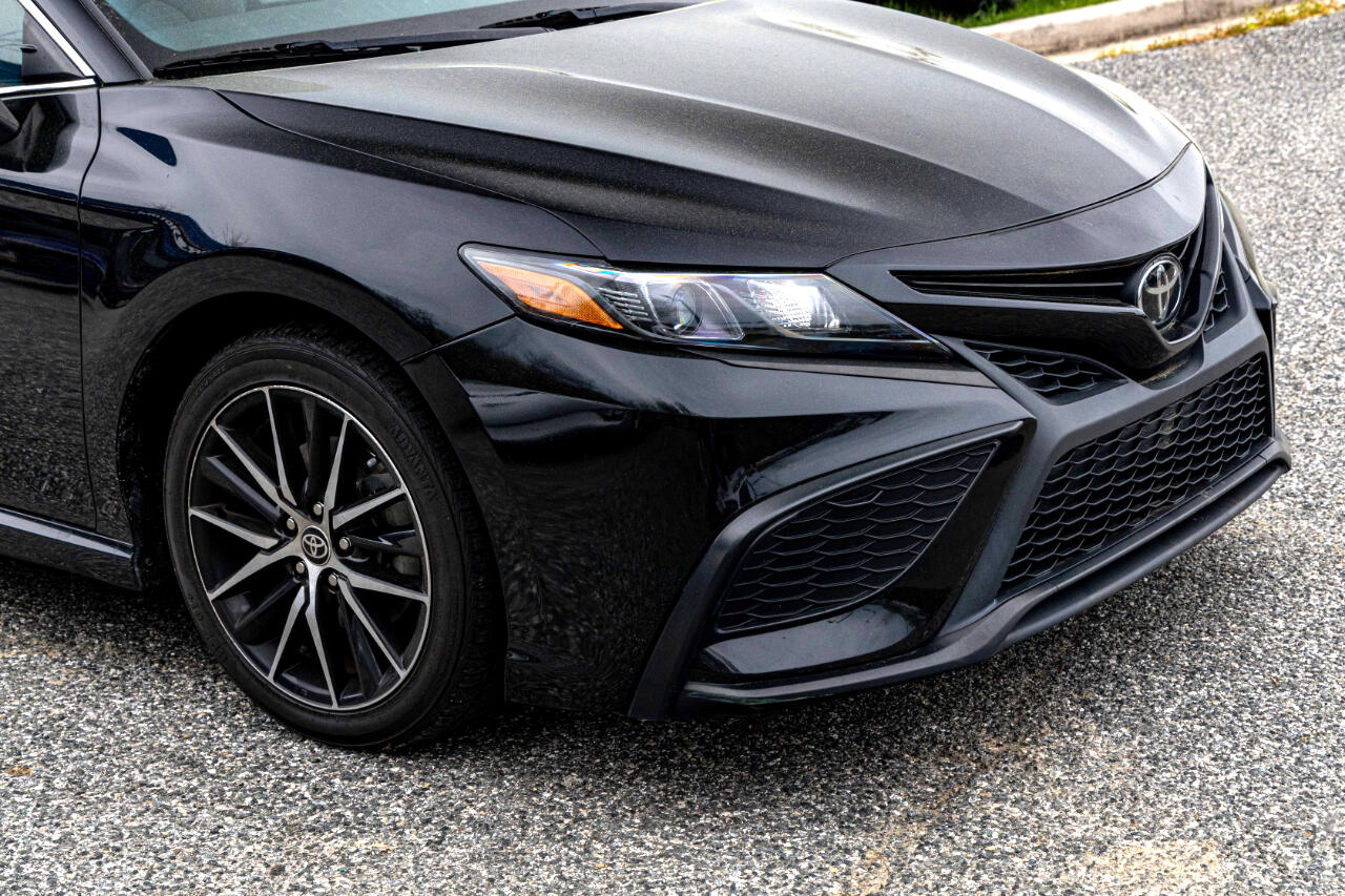 Vehicle image 4 of 24