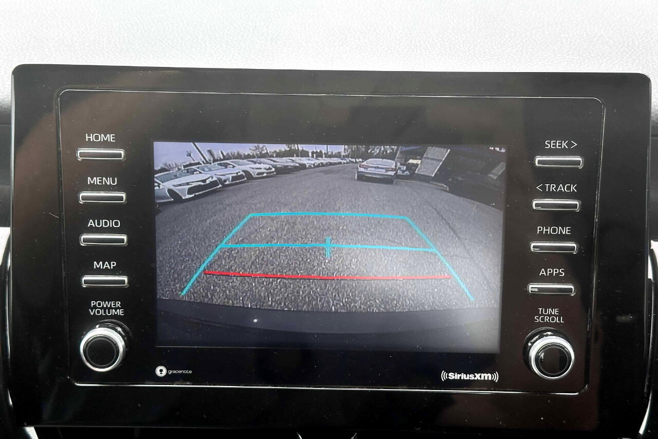 Vehicle image 18 of 24