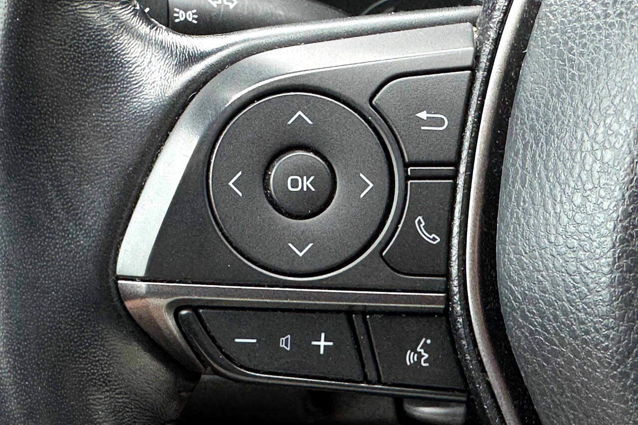 Vehicle image 20 of 24