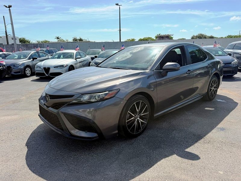 2021 Toyota Camry SE Nightshade Image 1 of 32