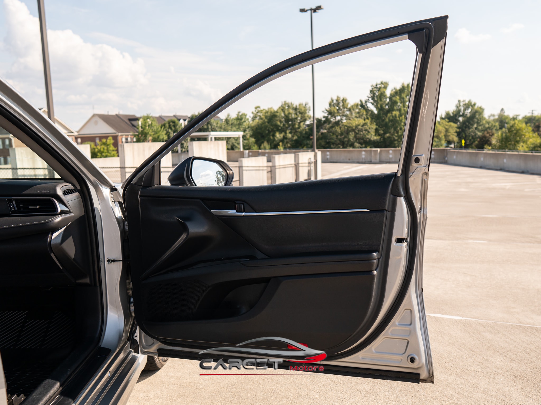 Vehicle image 40 of 49