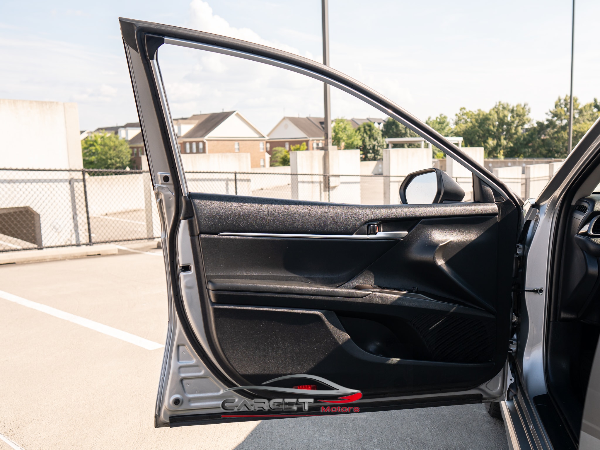 Vehicle image 39 of 49