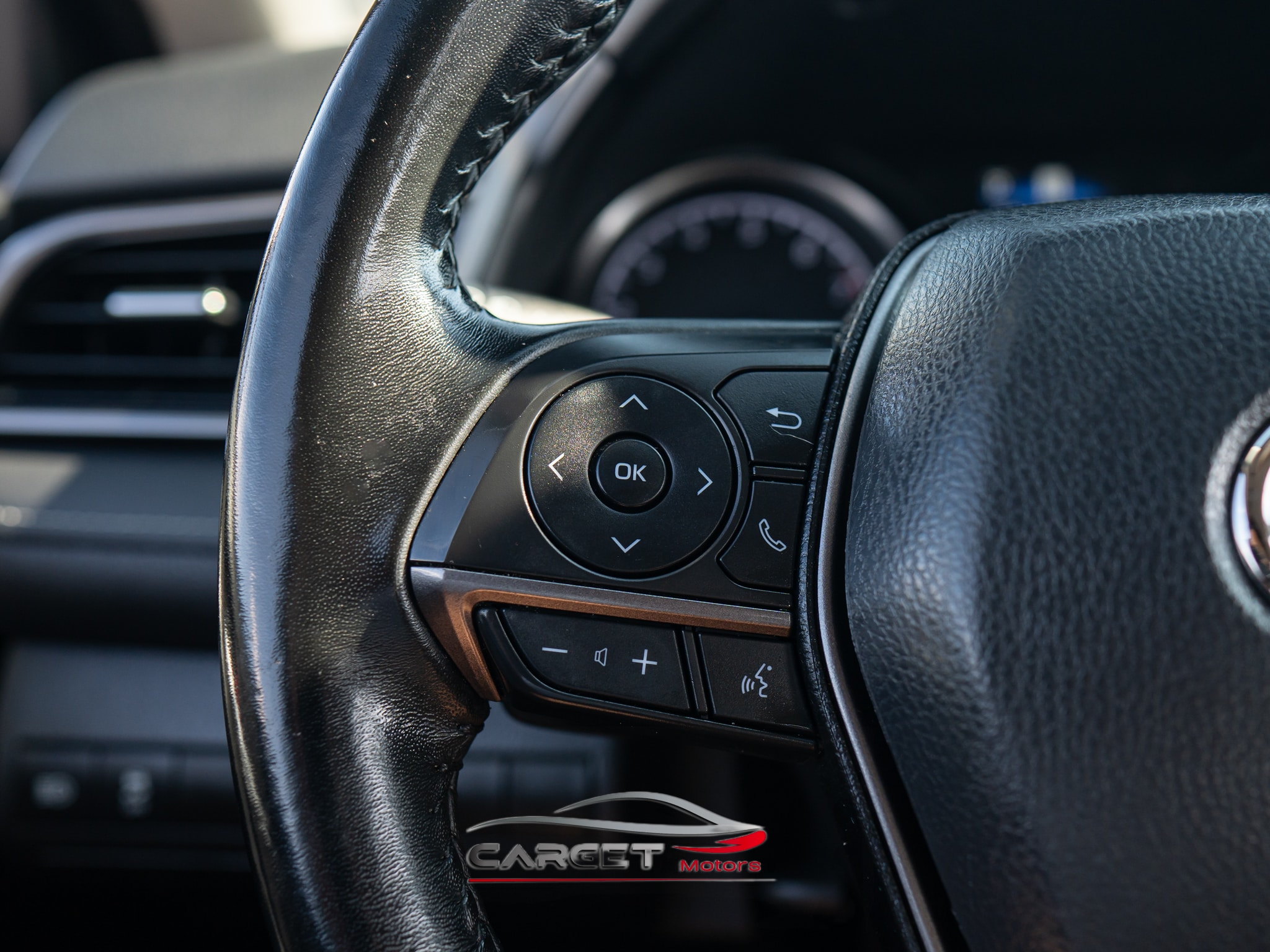 Vehicle image 21 of 49
