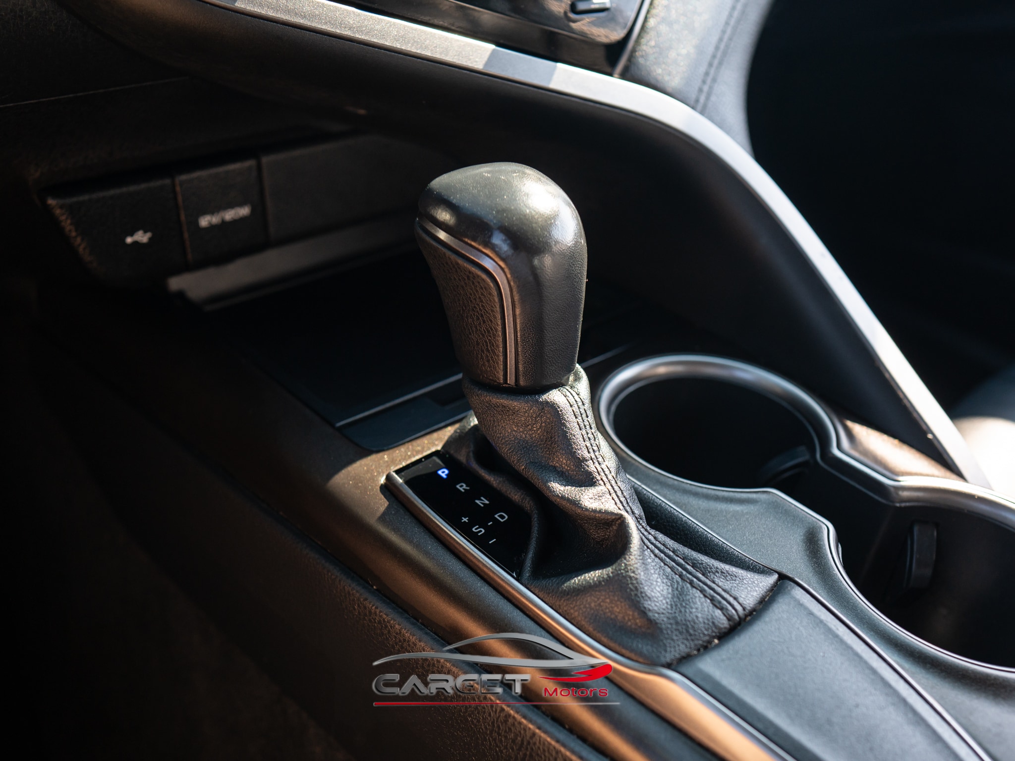 Vehicle image 34 of 49