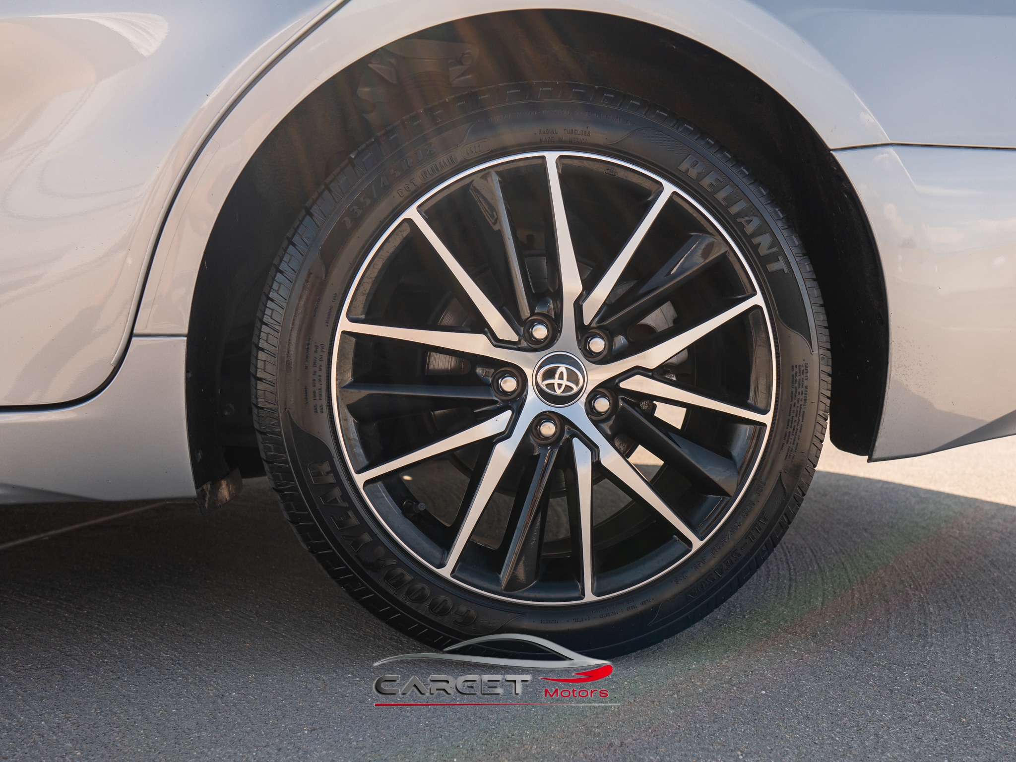 Vehicle image 9 of 49