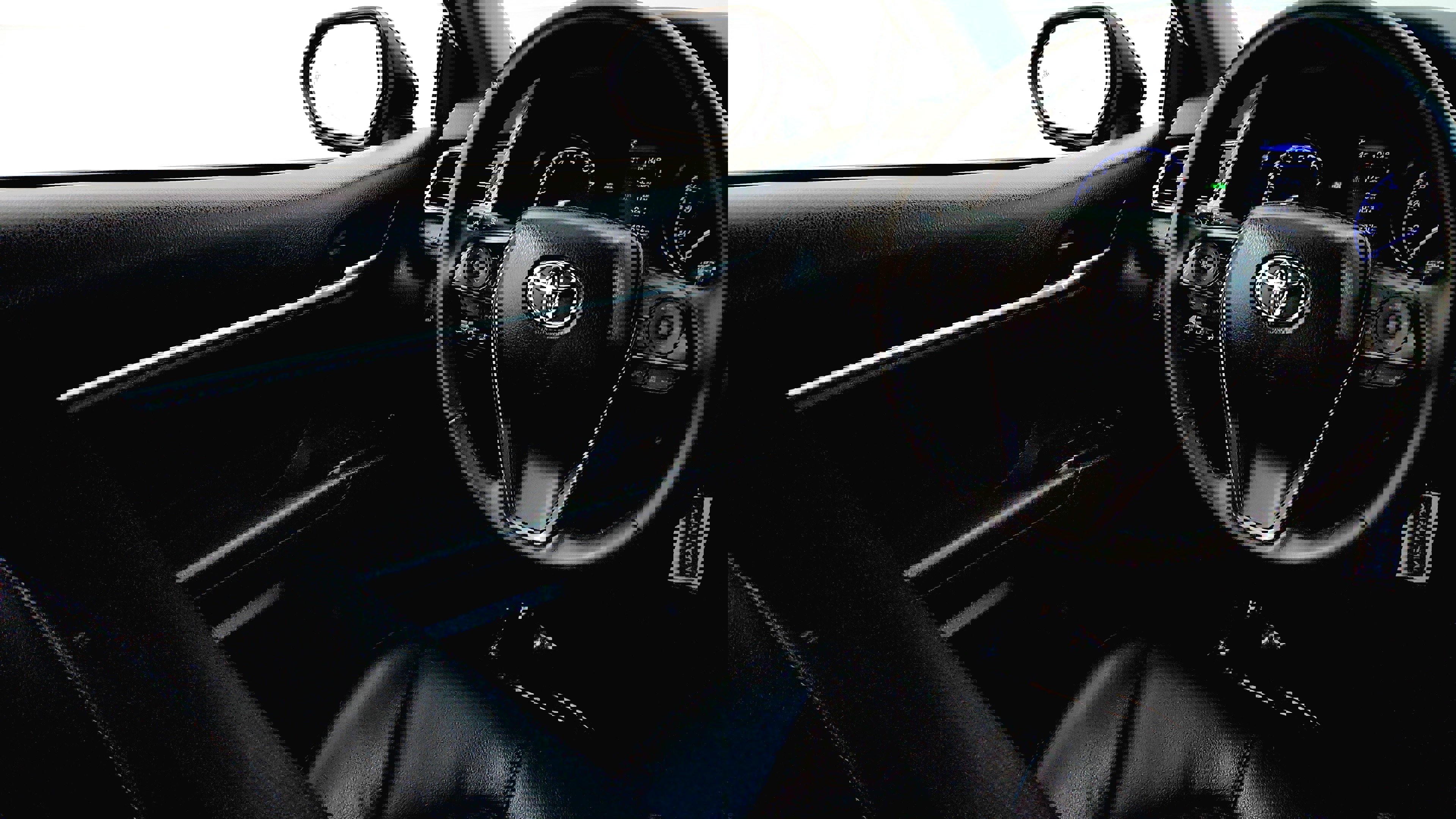Vehicle image 27 of 34