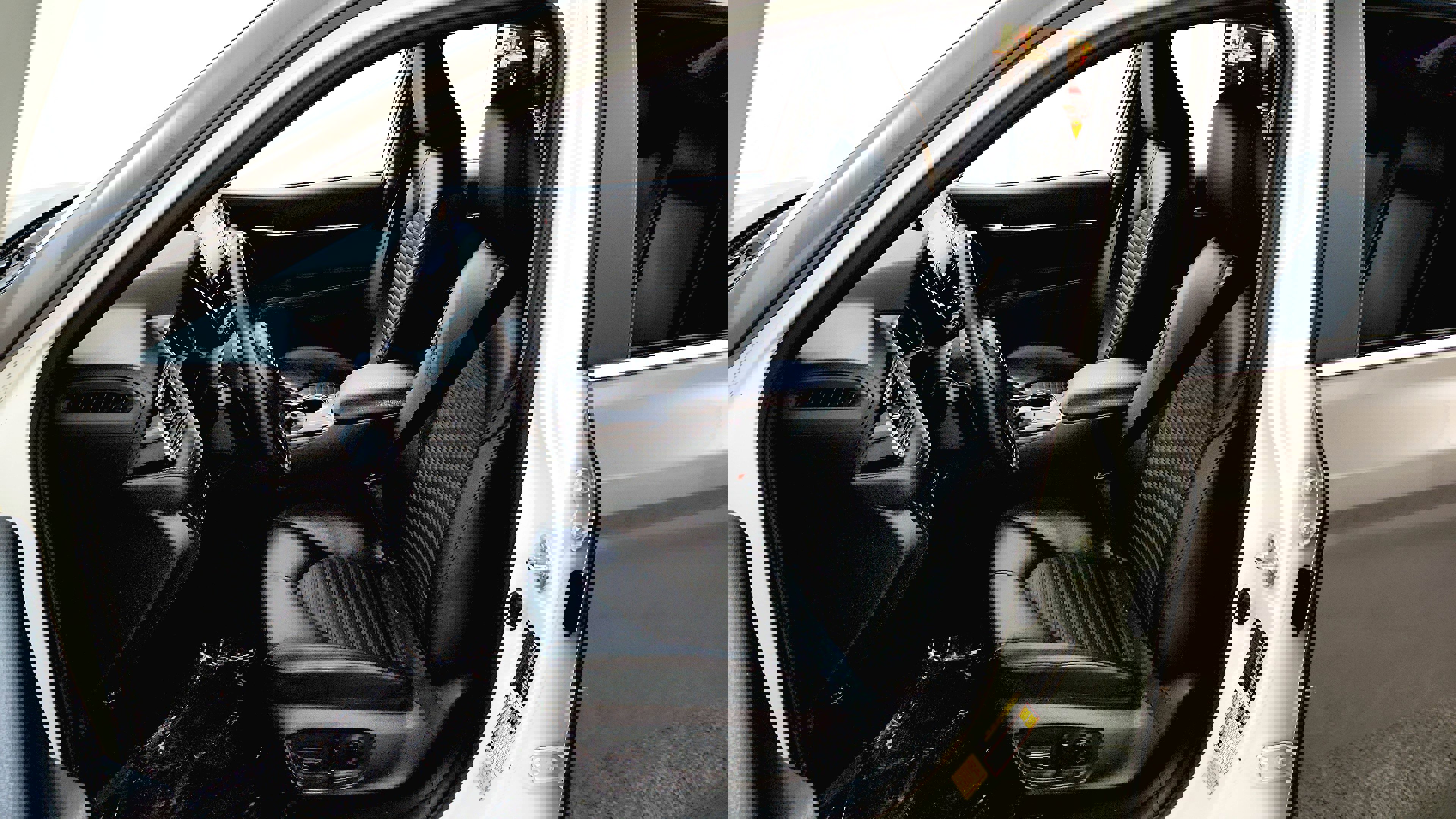 Vehicle image 23 of 34