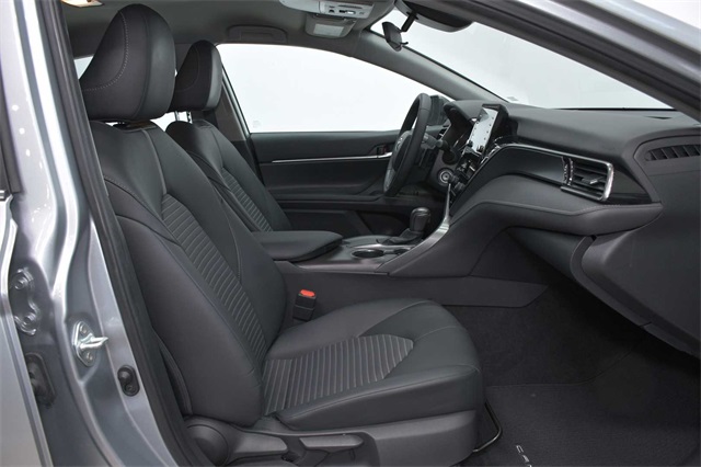 Vehicle image 14 of 29