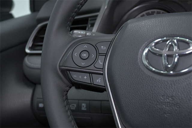 Vehicle image 27 of 29