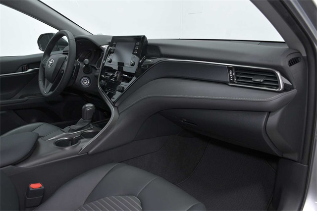 Vehicle image 18 of 29