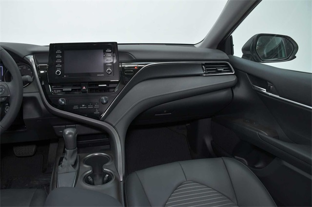 Vehicle image 17 of 29