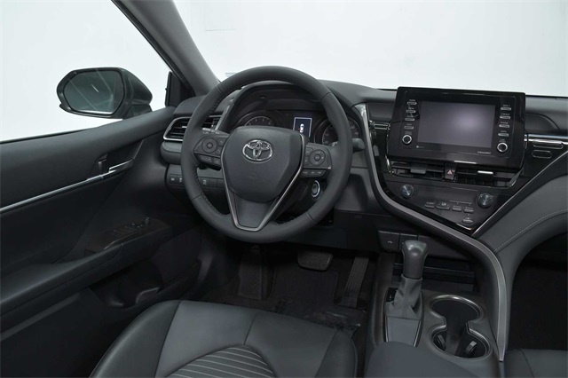 Vehicle image 16 of 29