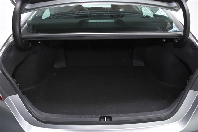 Vehicle image 10 of 29