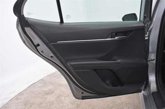 Vehicle image 22 of 29