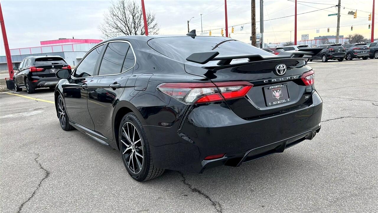 Vehicle image 7 of 42