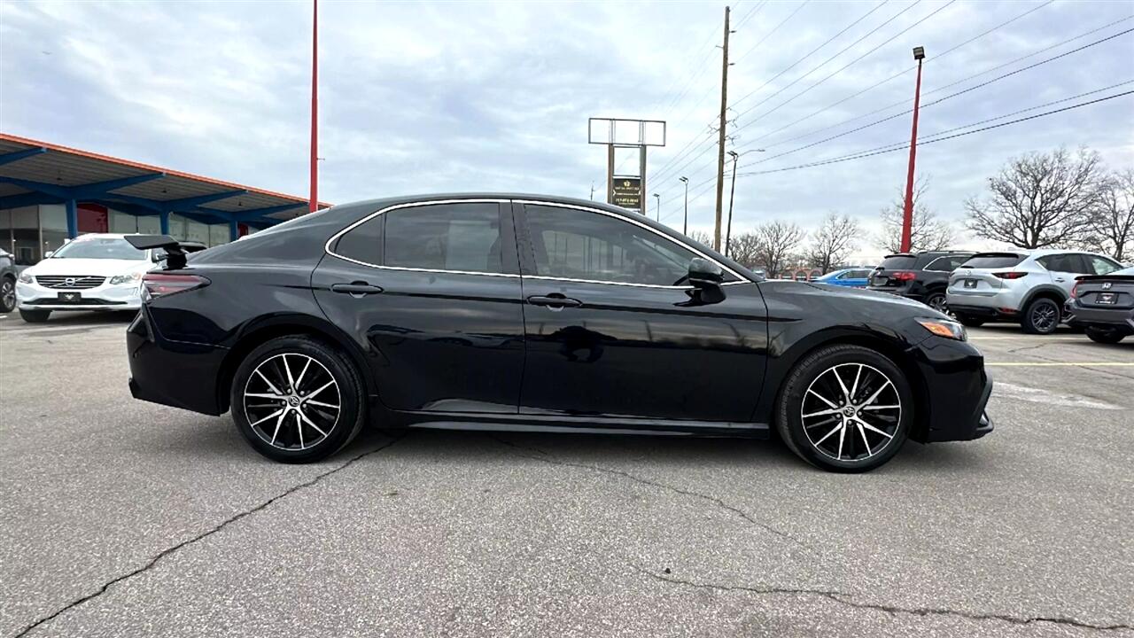 Vehicle image 6 of 42