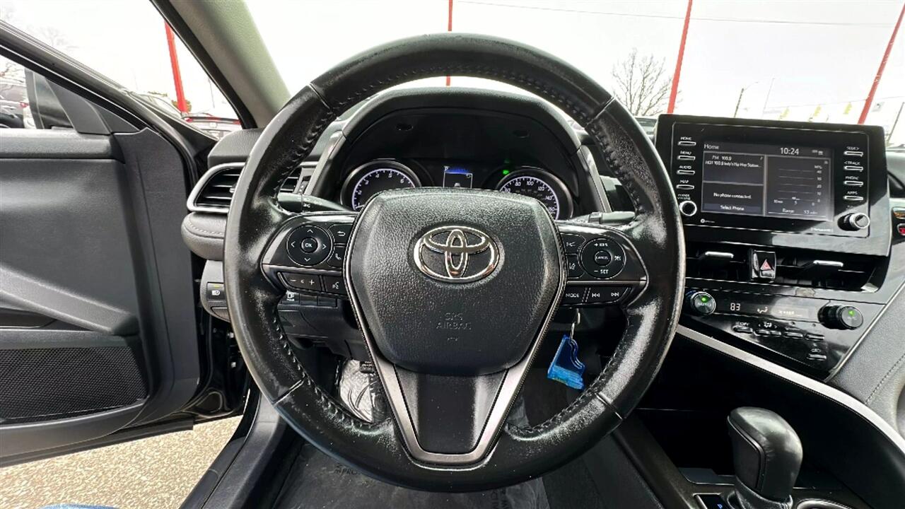 Vehicle image 33 of 42