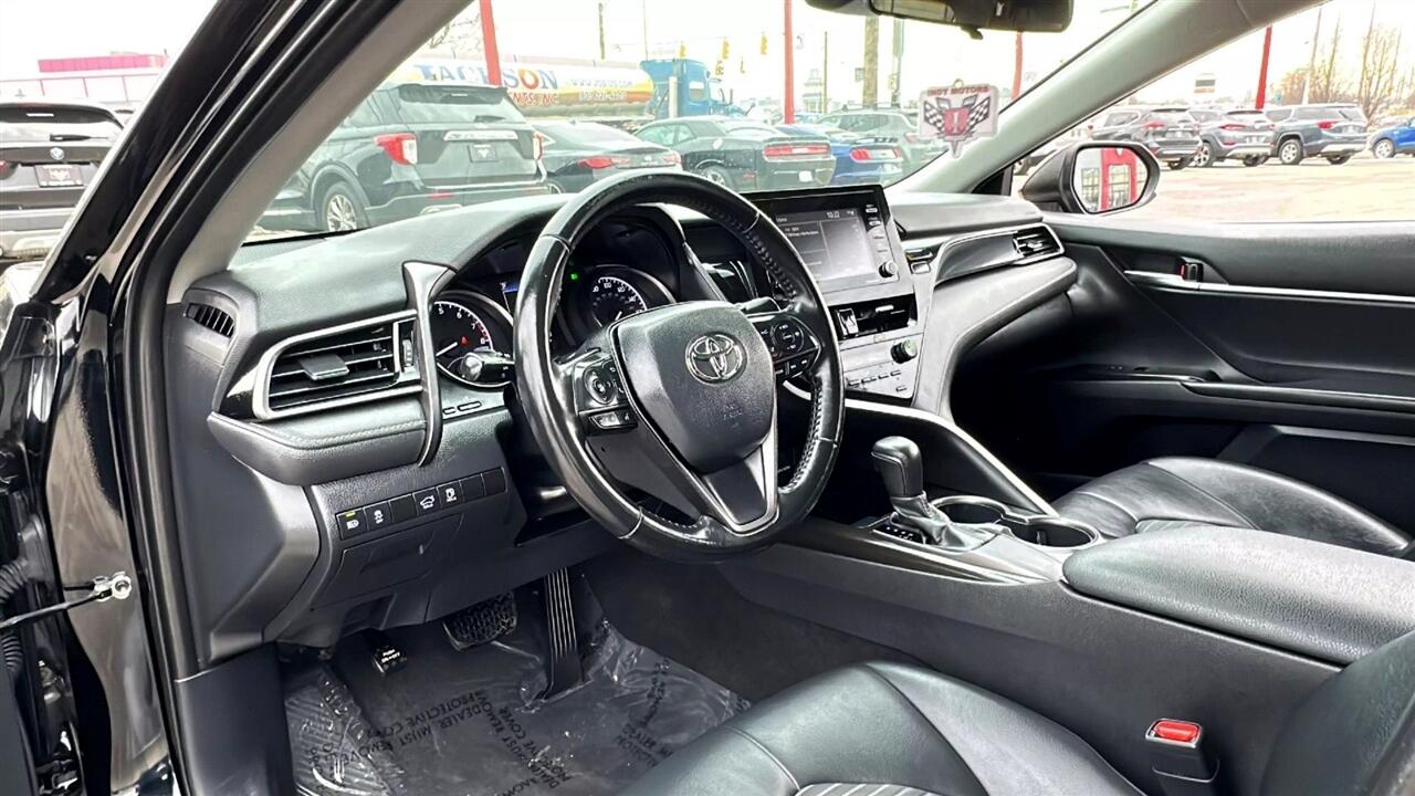 Vehicle image 15 of 42