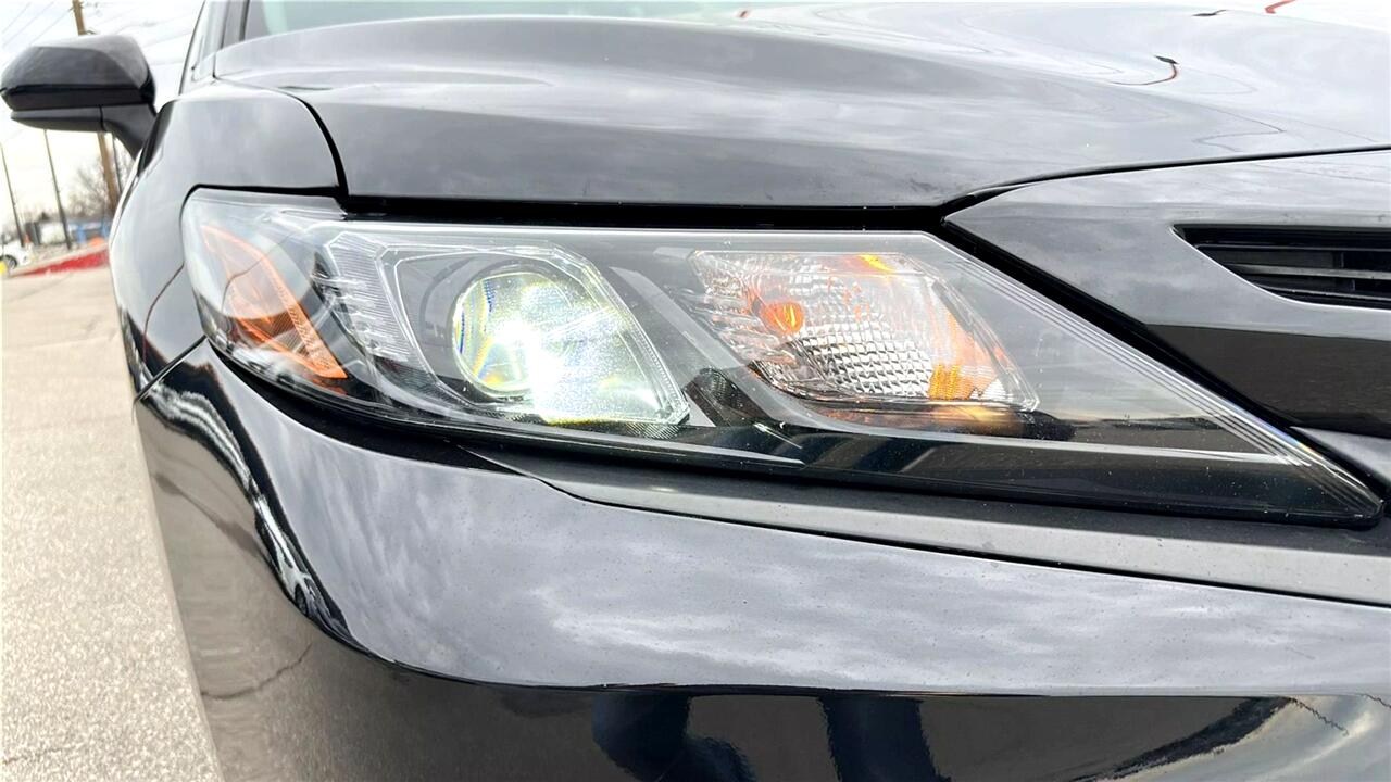 Vehicle image 40 of 42