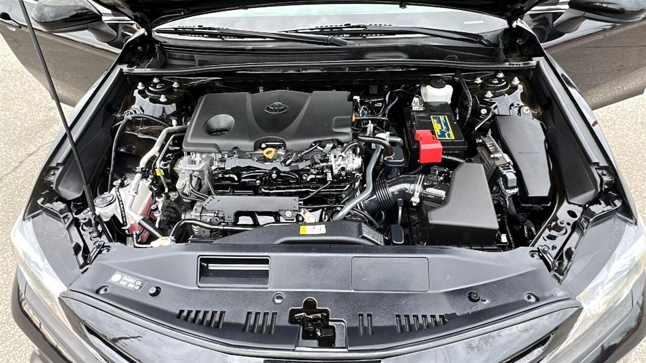 Vehicle image 27 of 42
