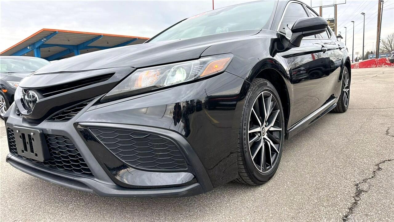 Vehicle image 13 of 42