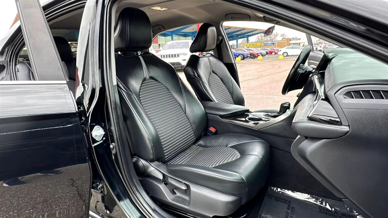 Vehicle image 21 of 42