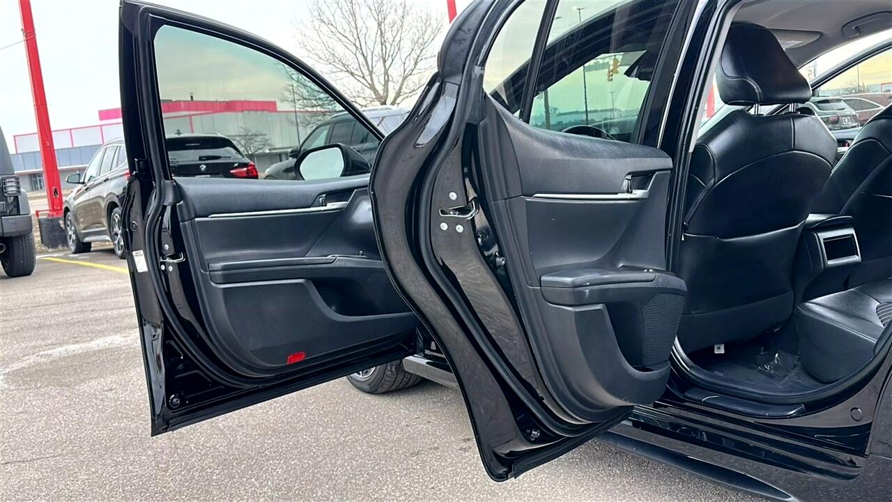 Vehicle image 36 of 42