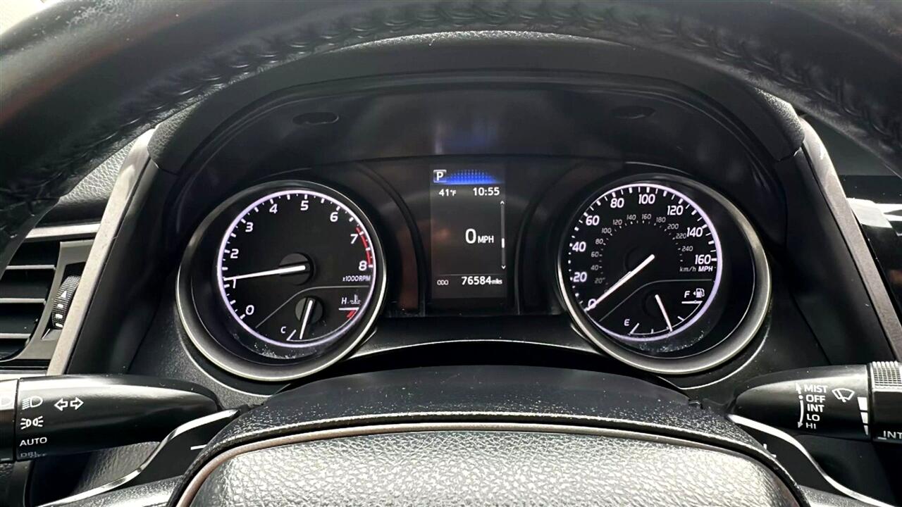 Vehicle image 34 of 42