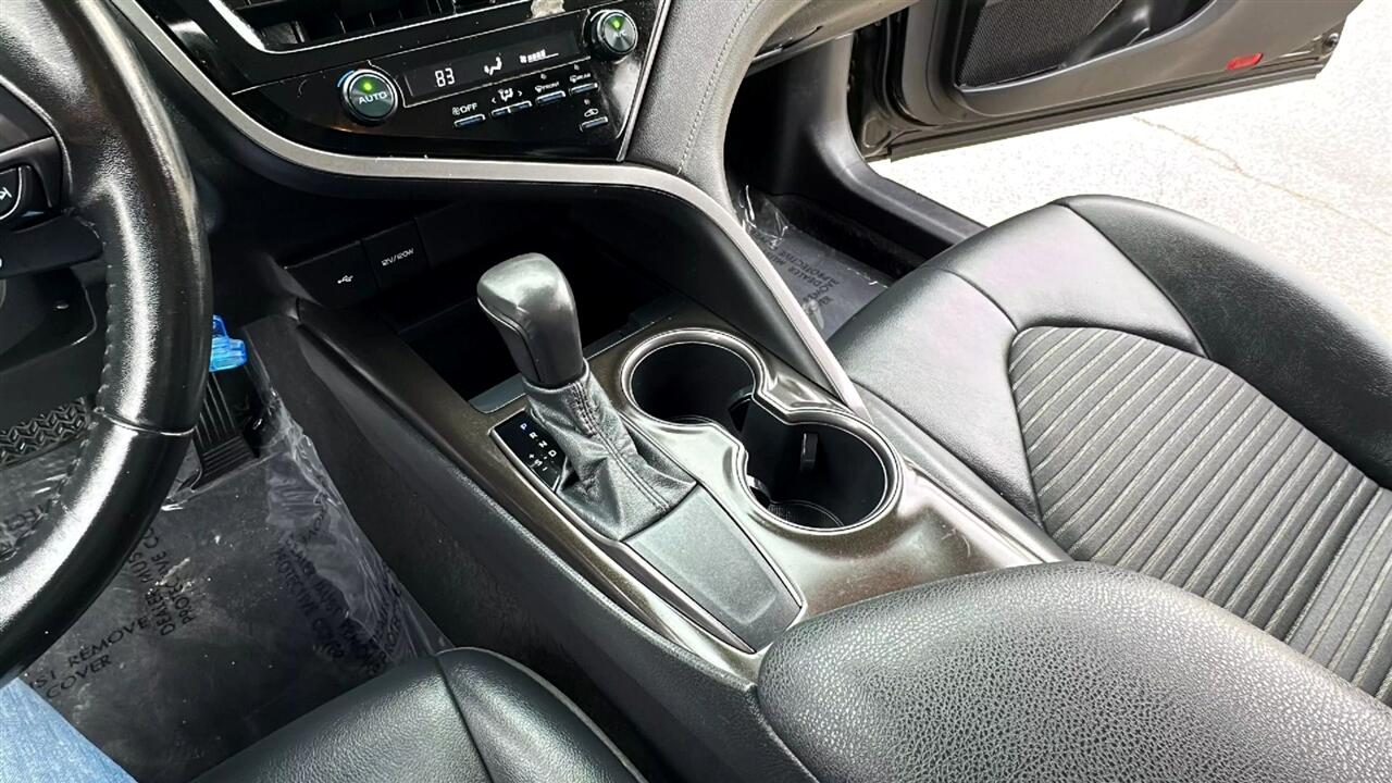 Vehicle image 29 of 42