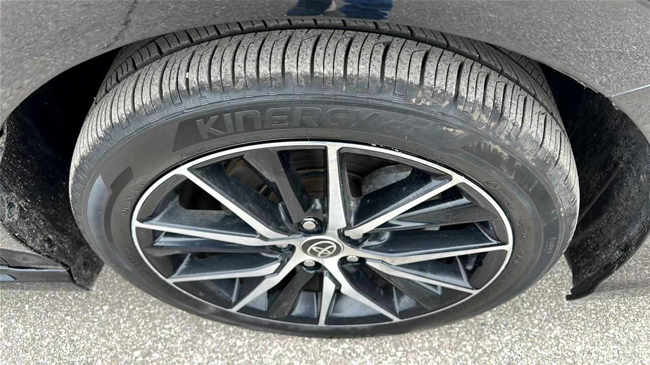 Vehicle image 38 of 42