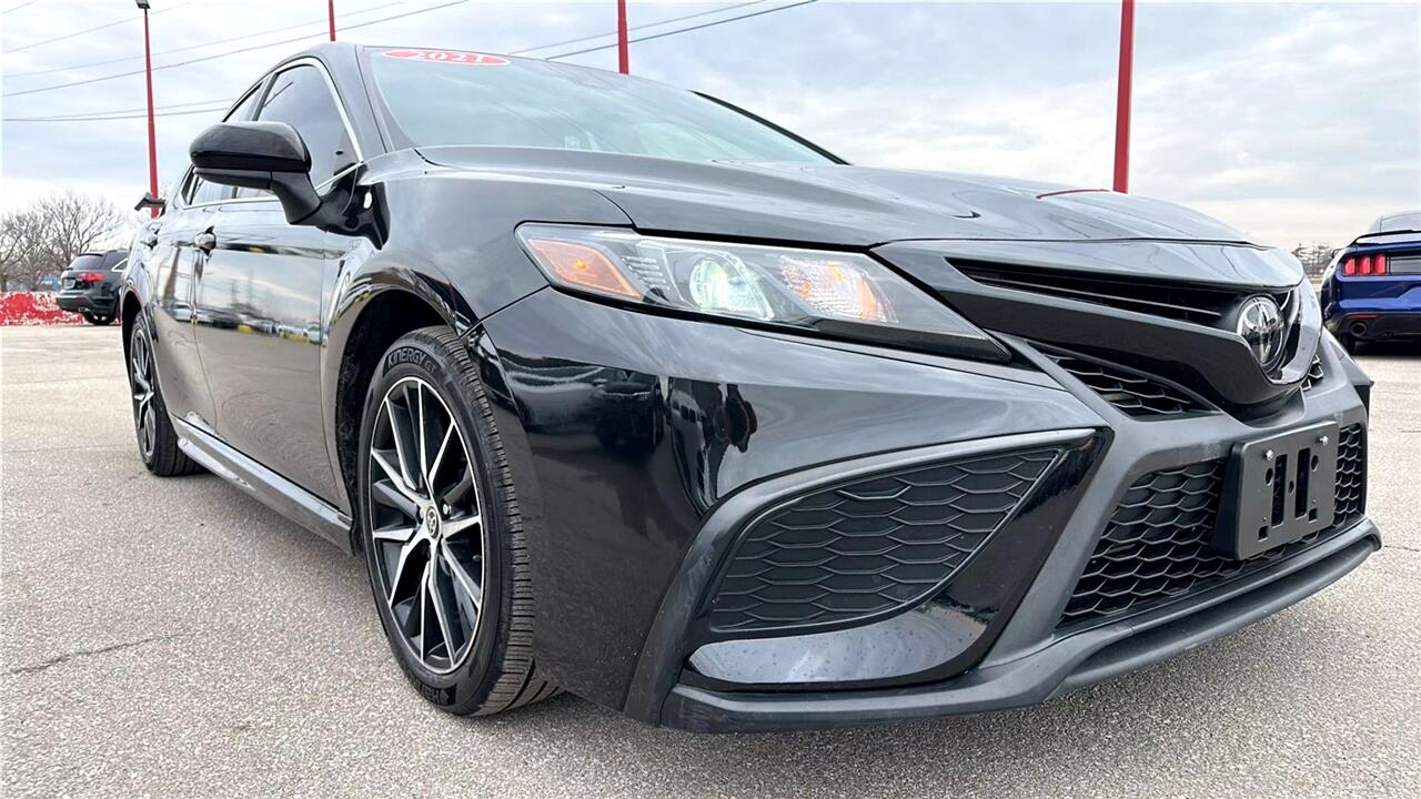 Vehicle image 11 of 42