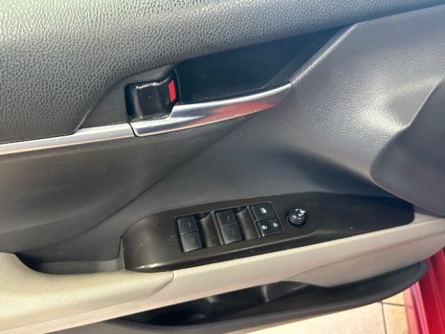 Vehicle image 5 of 18