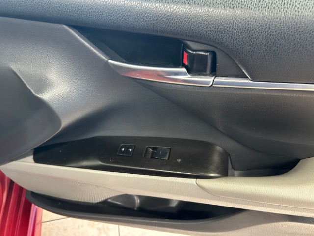 Vehicle image 7 of 18