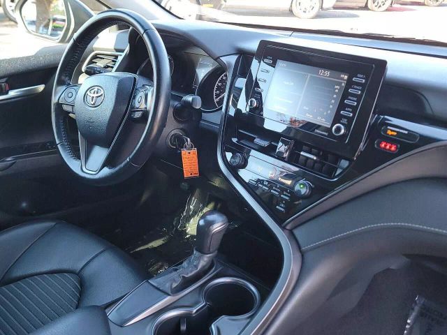 Vehicle image 12 of 18