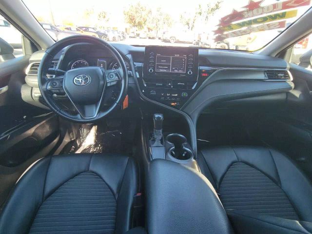 Vehicle image 11 of 18