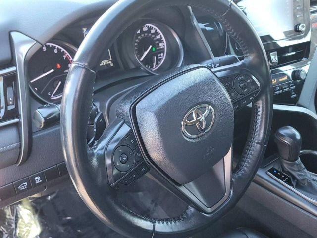 Vehicle image 9 of 18