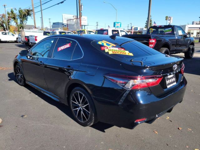 Vehicle image 7 of 18