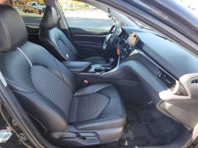 Vehicle image 13 of 18