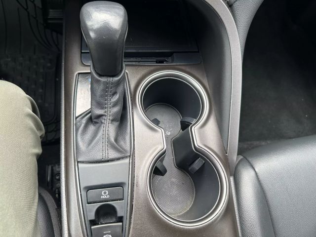 Vehicle image 18 of 25
