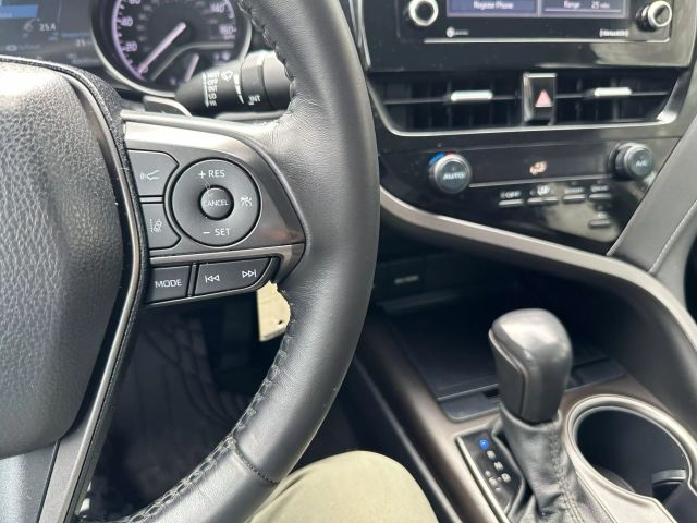 Vehicle image 23 of 25