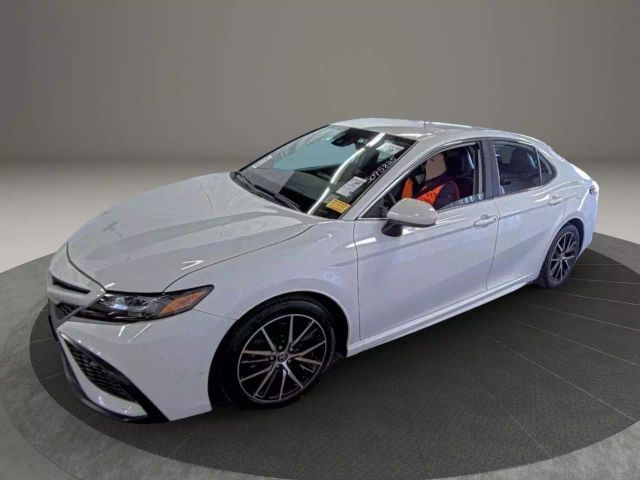 Vehicle image 8 of 25