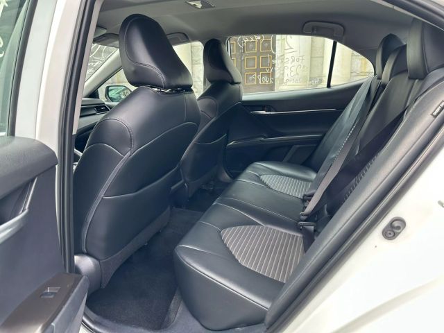 Vehicle image 11 of 25